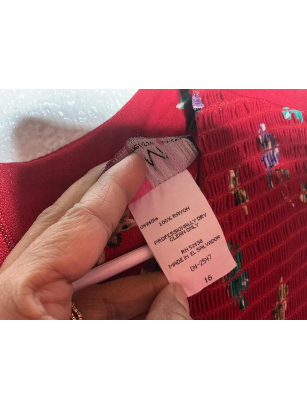 < Vintage Melissa Harper Smocked Red Floral Dress Size 16 > - Picture 3 of 4